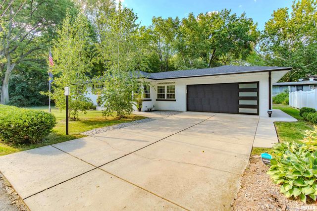 303 E LYNDALE Road, Peoria, IL 61614