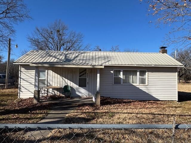 305 Lorton Avenue, Disney, OK 74340