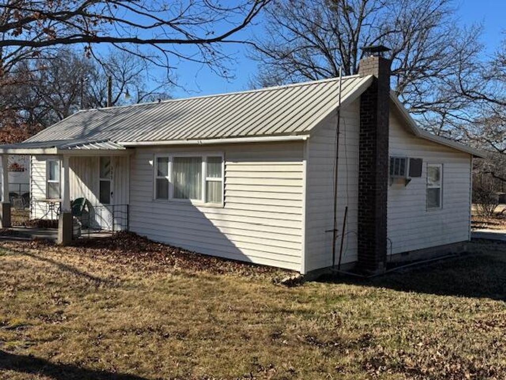 305 Lorton Avenue, Disney, OK 74340