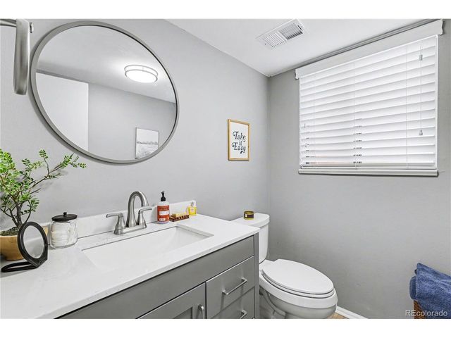 7754 S Oneida Ct, Centennial, CO 80112