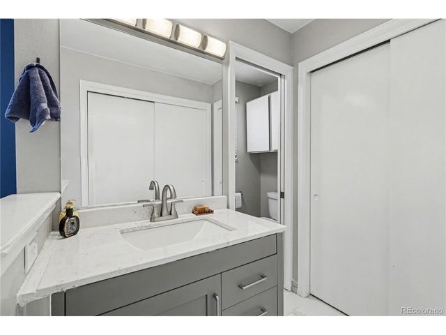 7754 S Oneida Ct, Centennial, CO 80112