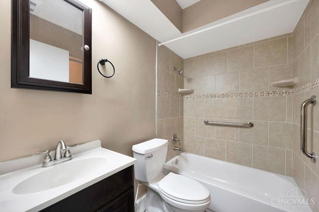 520 Meadow Lane, Trenton, OH 45067