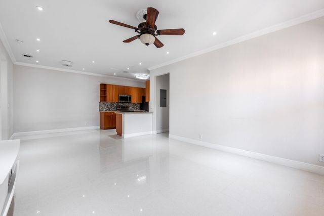 3557 Forest Hill Boulevard 54, West Palm Beach, FL 33406