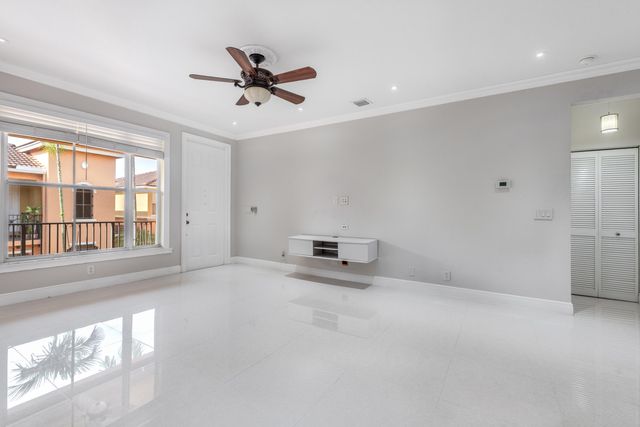 3557 Forest Hill Boulevard 54, West Palm Beach, FL 33406