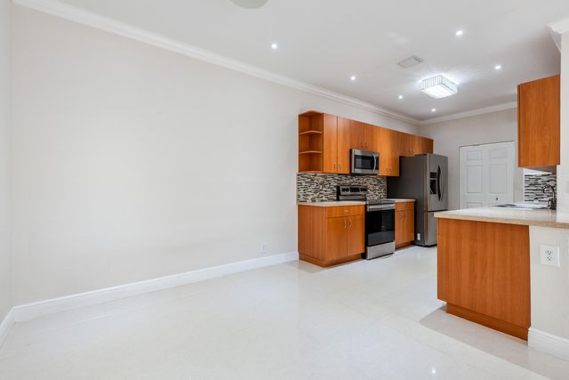 3557 Forest Hill Boulevard 54, West Palm Beach, FL 33406