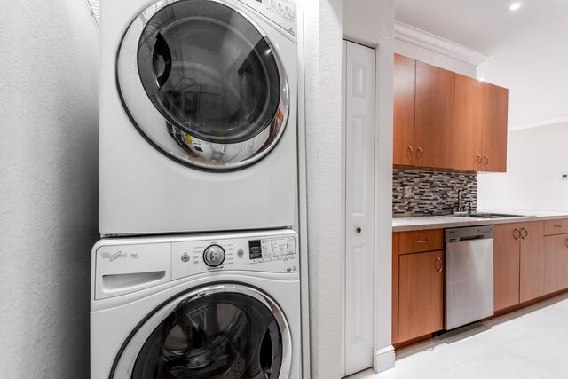 3557 Forest Hill Boulevard 54, West Palm Beach, FL 33406