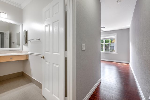 3557 Forest Hill Boulevard 54, West Palm Beach, FL 33406