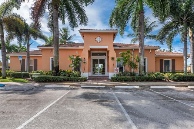 3557 Forest Hill Boulevard 54, West Palm Beach, FL 33406