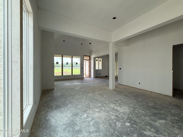 117 Summit Heights Drive, Youngsville, LA 70592