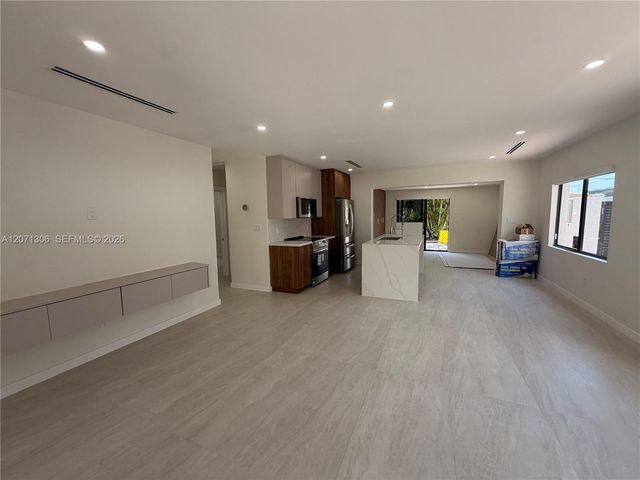 3680 NW 16th Street, Miami, FL 33125