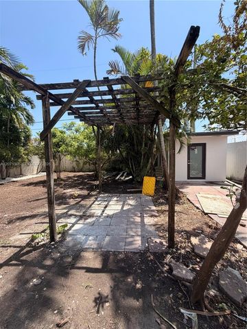 3680 NW 16th Street, Miami, FL 33125