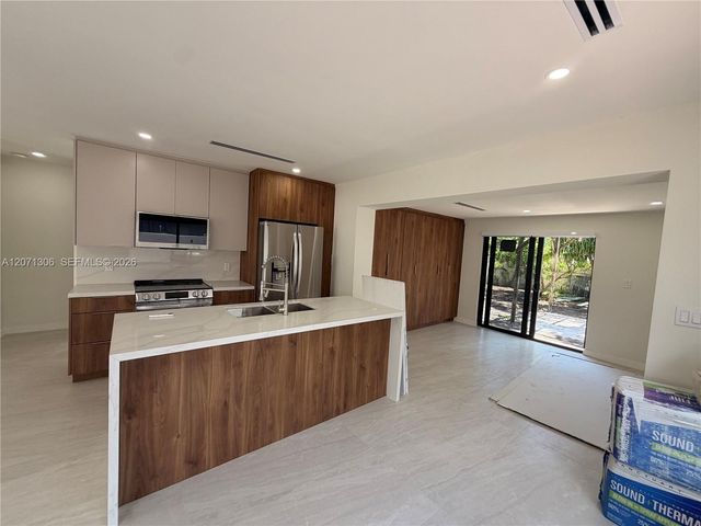 3680 NW 16th Street, Miami, FL 33125
