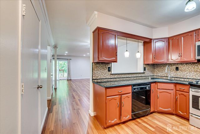 6 Tulip Court, Edison, NJ 08820