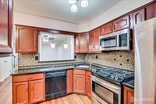 6 Tulip Court, Edison, NJ 08820