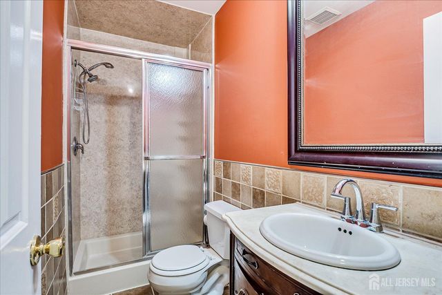 6 Tulip Court, Edison, NJ 08820