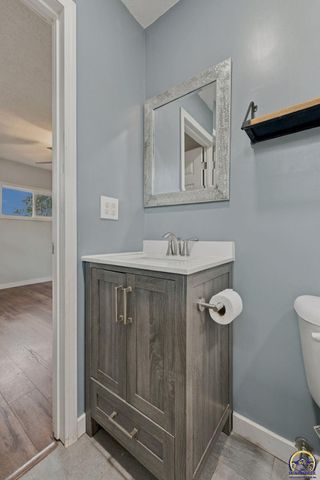 400 NW 48th TER, Topeka, KS 66617