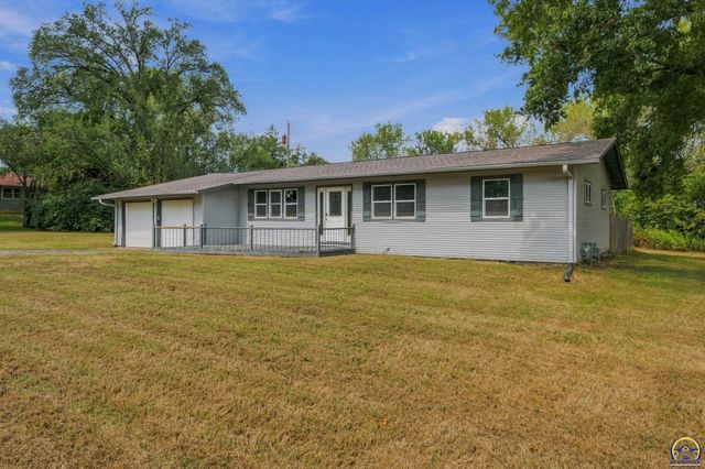 400 NW 48th TER, Topeka, KS 66617
