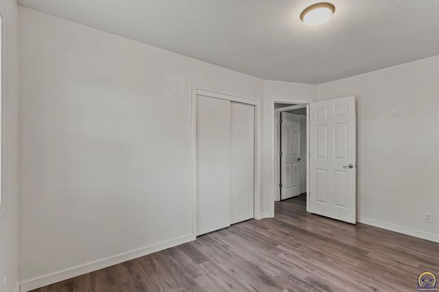400 NW 48th TER, Topeka, KS 66617