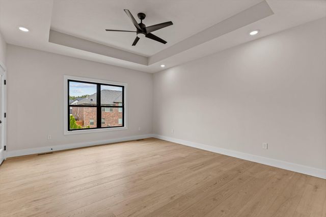 702 S Thornridge Drive, Springfield, MO 65809