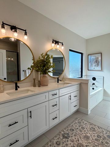 702 S Thornridge Drive, Springfield, MO 65809