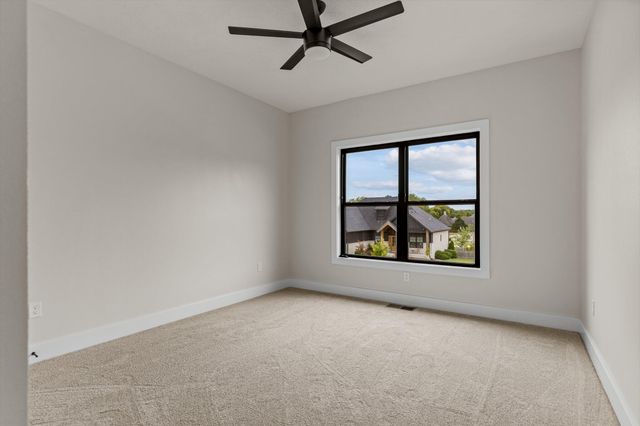 702 S Thornridge Drive, Springfield, MO 65809