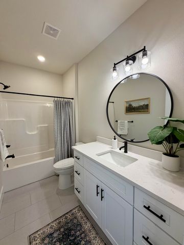 702 S Thornridge Drive, Springfield, MO 65809