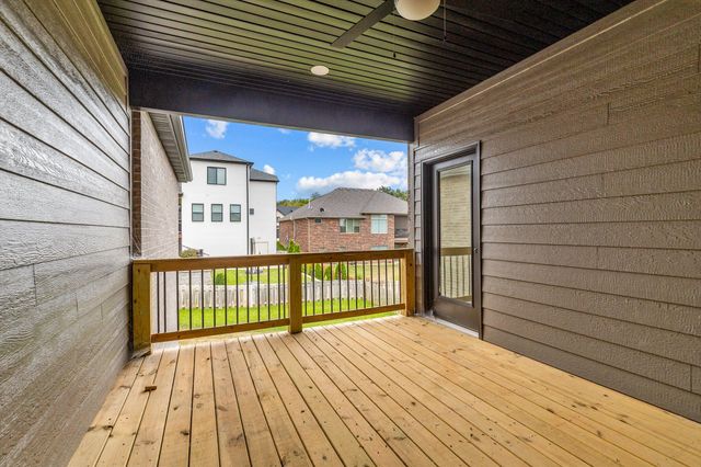 702 S Thornridge Drive, Springfield, MO 65809