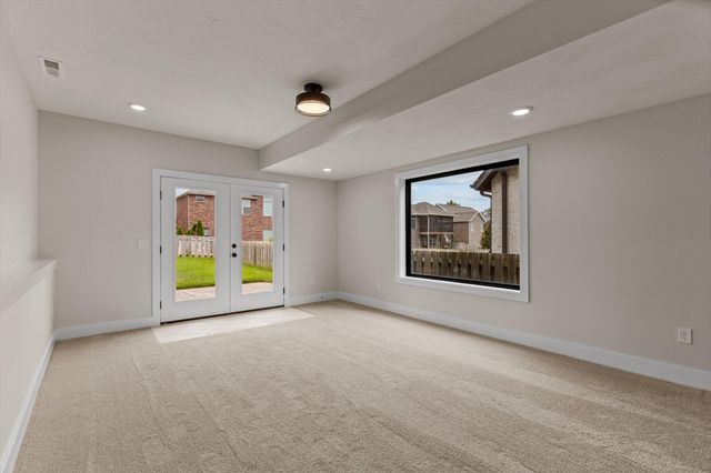 702 S Thornridge Drive, Springfield, MO 65809