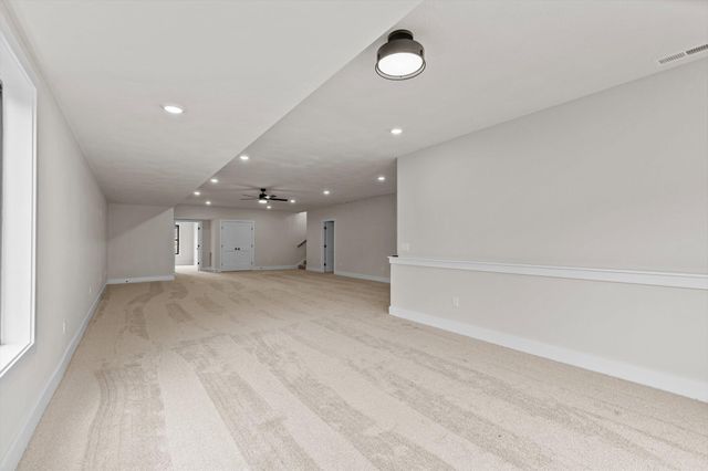 702 S Thornridge Drive, Springfield, MO 65809