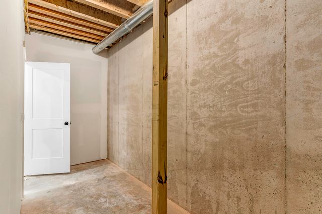 702 S Thornridge Drive, Springfield, MO 65809