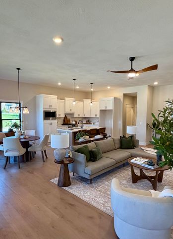 702 S Thornridge Drive, Springfield, MO 65809