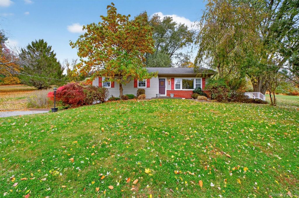 104 Hillside Road, Poughquag, NY 12570