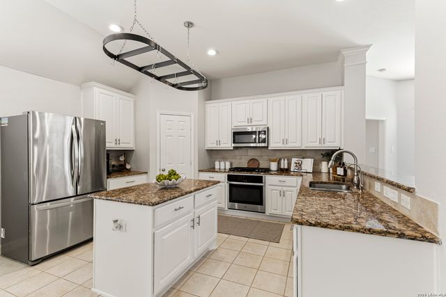 515 BENEDICT CT, San Antonio, TX 78258