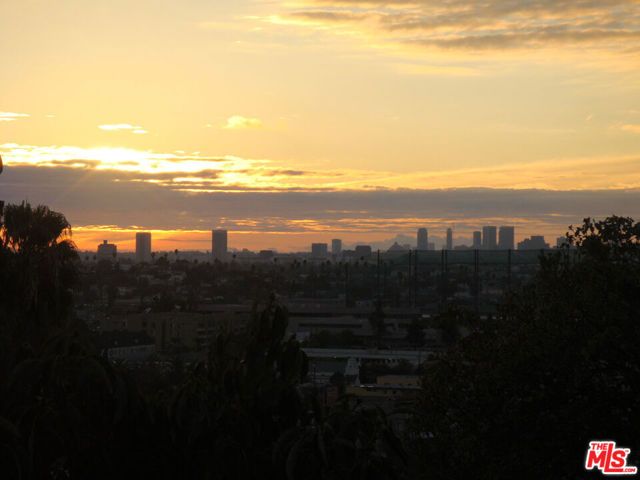 975 Lucile Avenue, Los Angeles, CA 90026