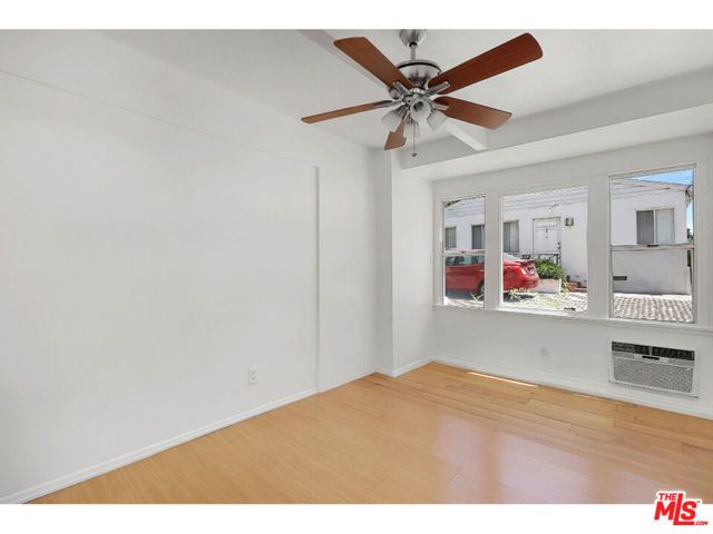 975 Lucile Avenue, Los Angeles, CA 90026
