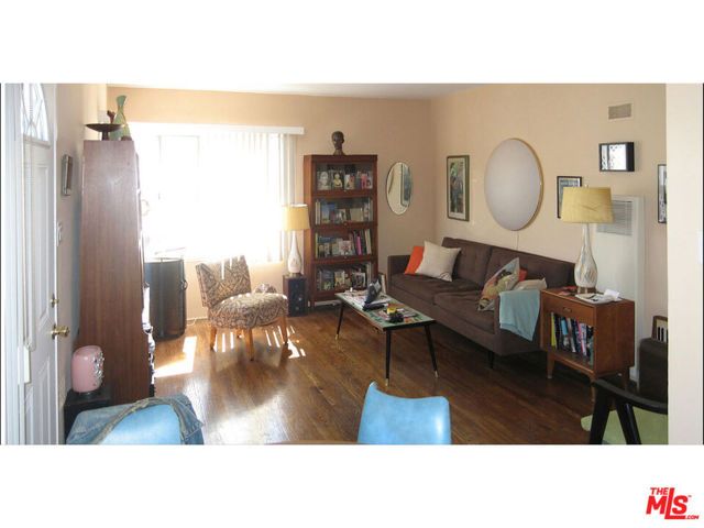 975 Lucile Avenue, Los Angeles, CA 90026