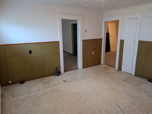 5 Hall St, Webster, MA 01570