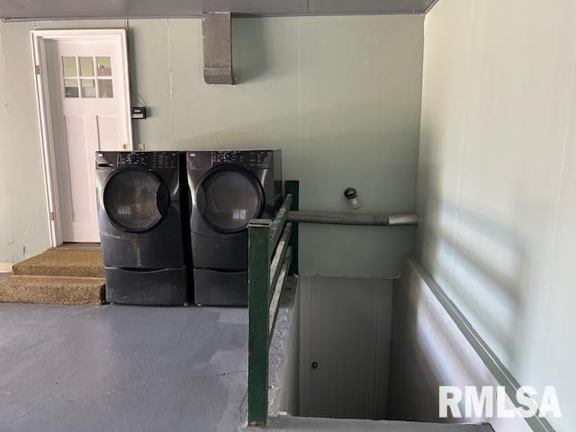 518 BARDEN Street, Morrison, IL 61270