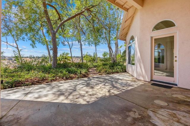 2475 Canyon Creek Road, Escondido, CA 92025