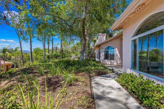 2475 Canyon Creek Road, Escondido, CA 92025