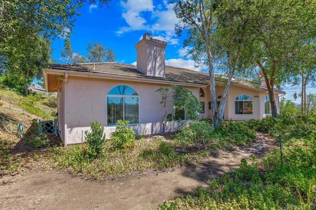 2475 Canyon Creek Road, Escondido, CA 92025