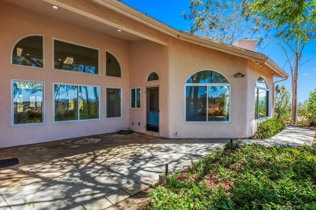 2475 Canyon Creek Road, Escondido, CA 92025
