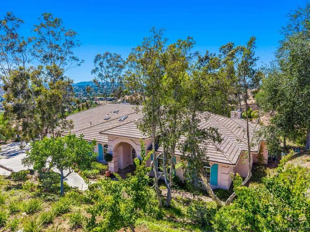 2475 Canyon Creek Road, Escondido, CA 92025