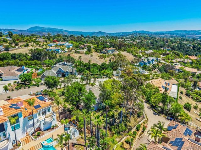2475 Canyon Creek Road, Escondido, CA 92025