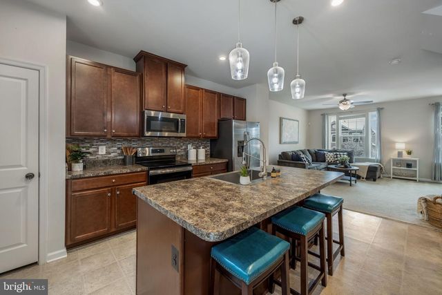 6516 CRITTENDEN LN, Spotsylvania, VA 22553