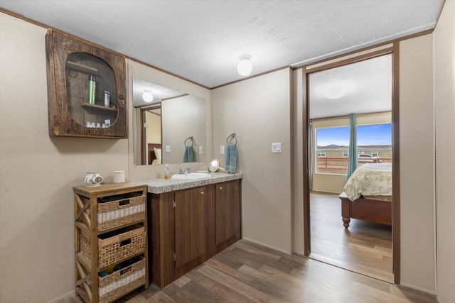 4 Bethany Court, Edgewood, NM 87015