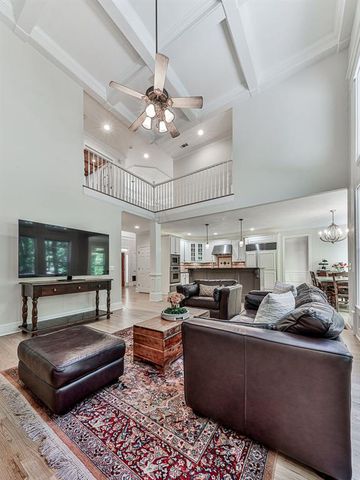 5037 Towne Lake Hills North, Woodstock, GA 30189