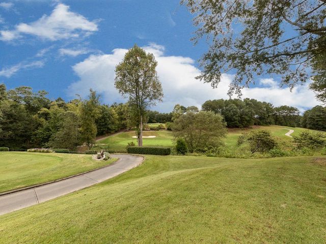 5037 Towne Lake Hills North, Woodstock, GA 30189
