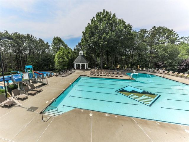 5037 Towne Lake Hills North, Woodstock, GA 30189