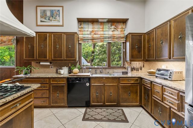 314 Berwickshire Dr, Henrico, VA 23229